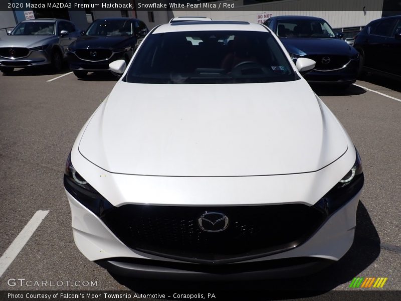 Snowflake White Pearl Mica / Red 2020 Mazda MAZDA3 Premium Hatchback