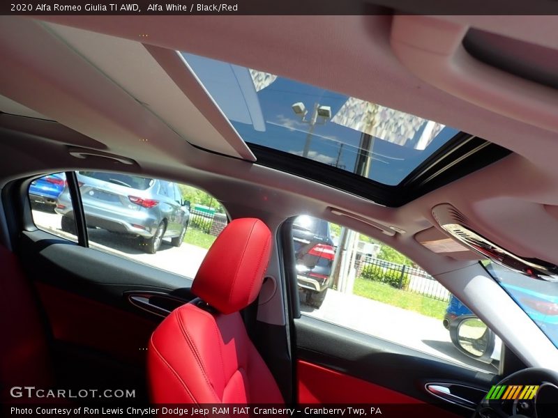 Alfa White / Black/Red 2020 Alfa Romeo Giulia TI AWD