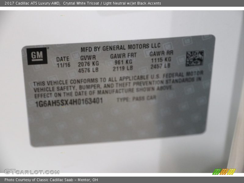Crystal White Tricoat / Light Neutral w/Jet Black Accents 2017 Cadillac ATS Luxury AWD