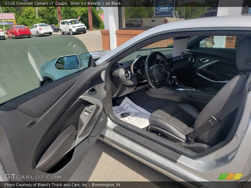 Silver Ice Metallic / Jet Black 2018 Chevrolet Camaro LT Coupe