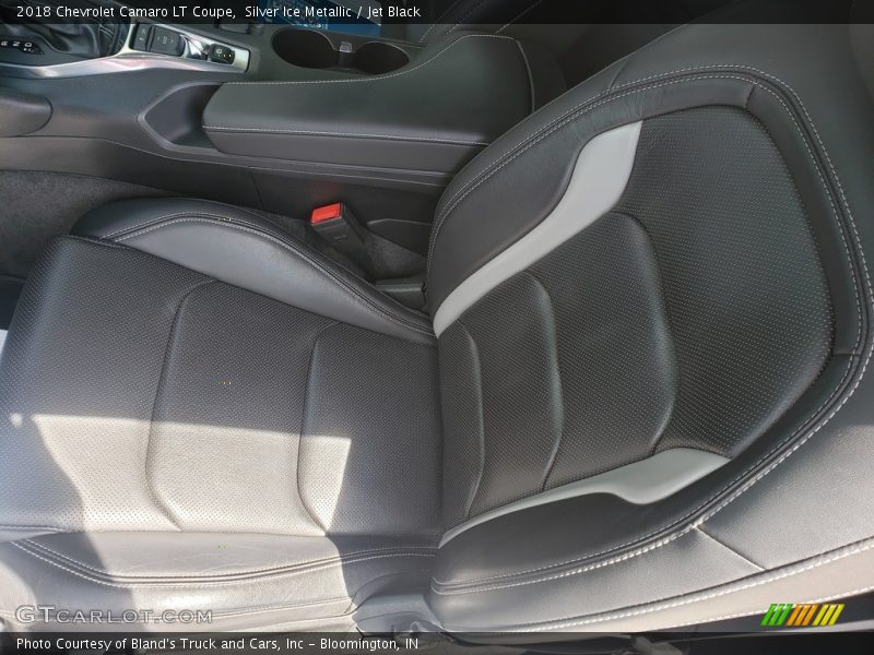 Silver Ice Metallic / Jet Black 2018 Chevrolet Camaro LT Coupe