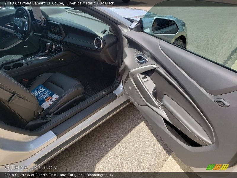Silver Ice Metallic / Jet Black 2018 Chevrolet Camaro LT Coupe