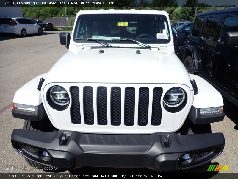Bright White / Black 2020 Jeep Wrangler Unlimited Sahara 4x4