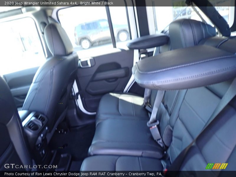 Bright White / Black 2020 Jeep Wrangler Unlimited Sahara 4x4