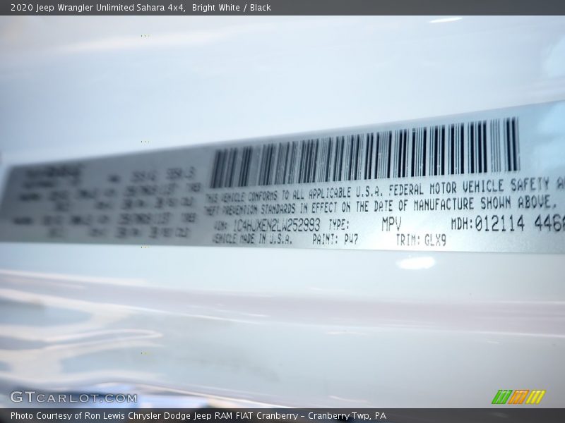 Bright White / Black 2020 Jeep Wrangler Unlimited Sahara 4x4