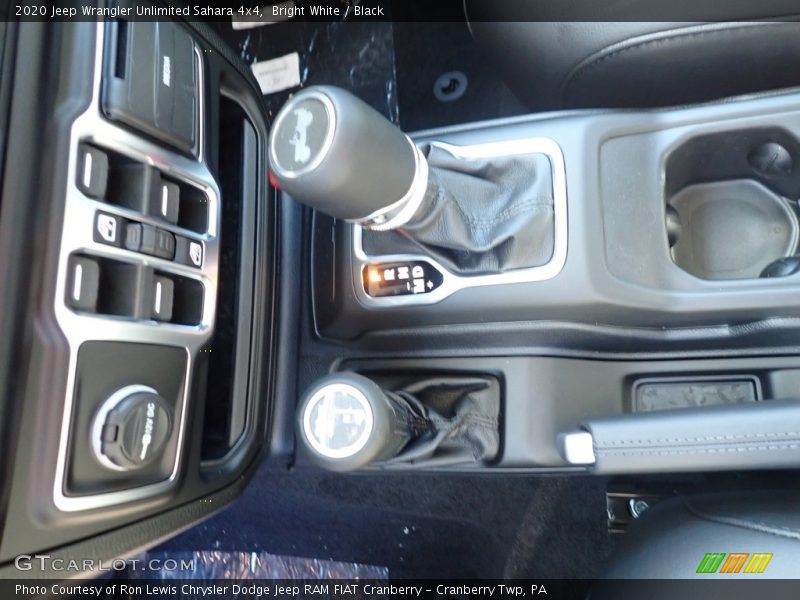 Bright White / Black 2020 Jeep Wrangler Unlimited Sahara 4x4