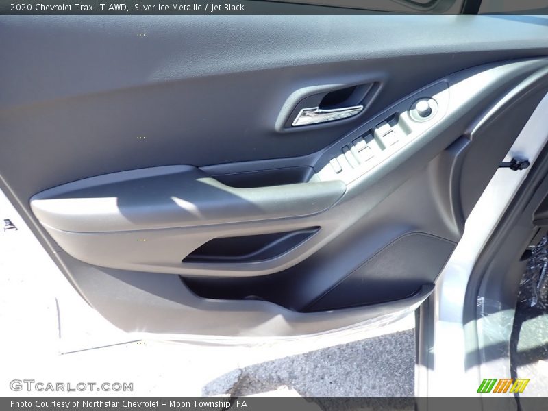 Silver Ice Metallic / Jet Black 2020 Chevrolet Trax LT AWD