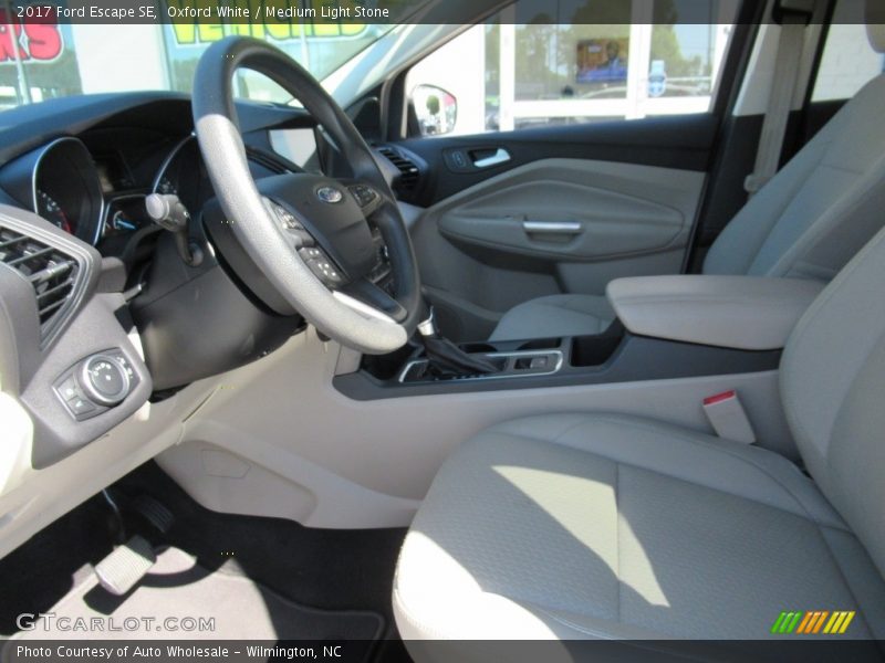 Oxford White / Medium Light Stone 2017 Ford Escape SE