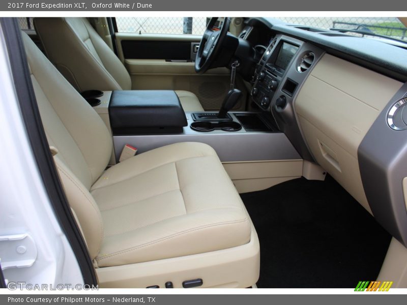Oxford White / Dune 2017 Ford Expedition XLT