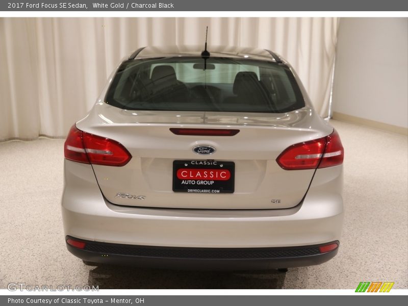 White Gold / Charcoal Black 2017 Ford Focus SE Sedan
