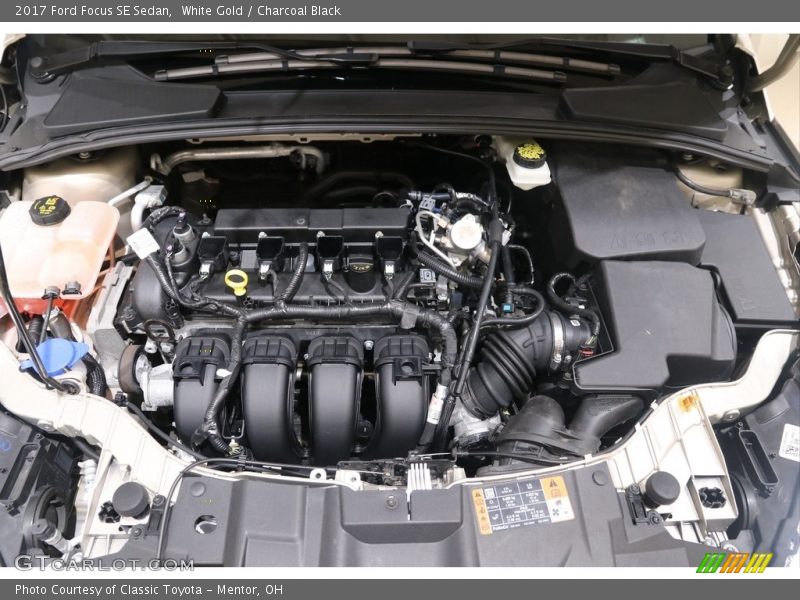 White Gold / Charcoal Black 2017 Ford Focus SE Sedan