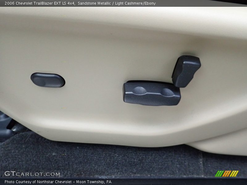 Sandstone Metallic / Light Cashmere/Ebony 2006 Chevrolet TrailBlazer EXT LS 4x4