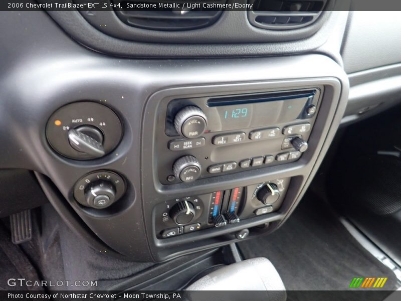Sandstone Metallic / Light Cashmere/Ebony 2006 Chevrolet TrailBlazer EXT LS 4x4
