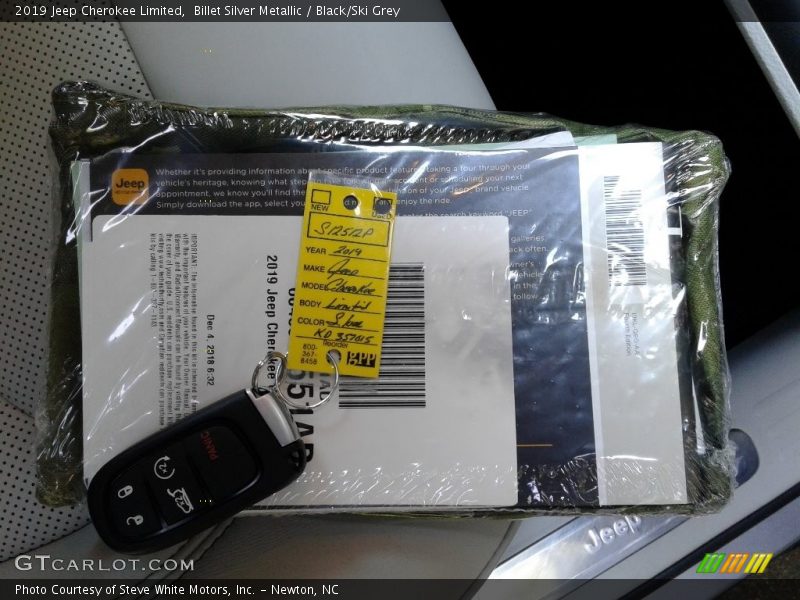 Billet Silver Metallic / Black/Ski Grey 2019 Jeep Cherokee Limited