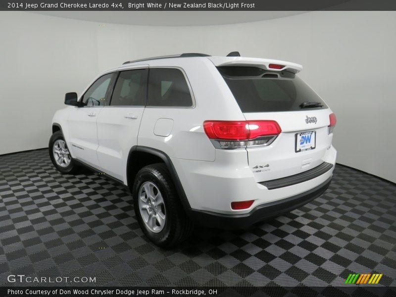 Bright White / New Zealand Black/Light Frost 2014 Jeep Grand Cherokee Laredo 4x4