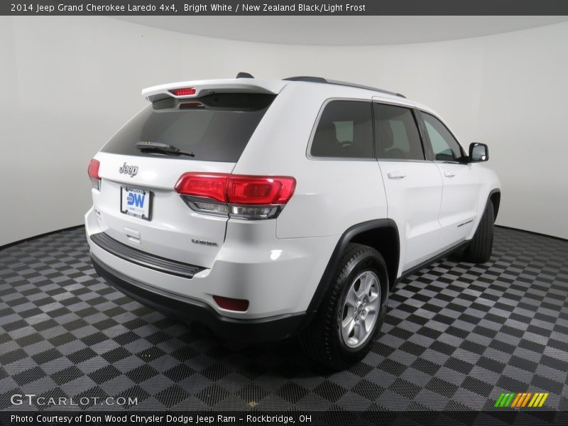 Bright White / New Zealand Black/Light Frost 2014 Jeep Grand Cherokee Laredo 4x4