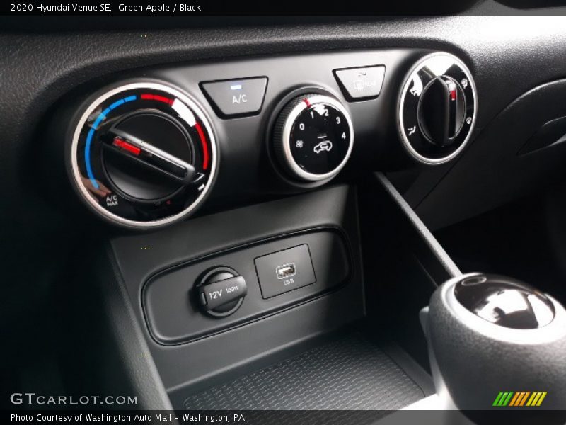 Green Apple / Black 2020 Hyundai Venue SE