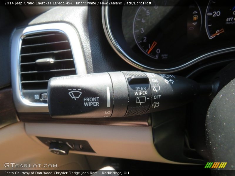 Bright White / New Zealand Black/Light Frost 2014 Jeep Grand Cherokee Laredo 4x4