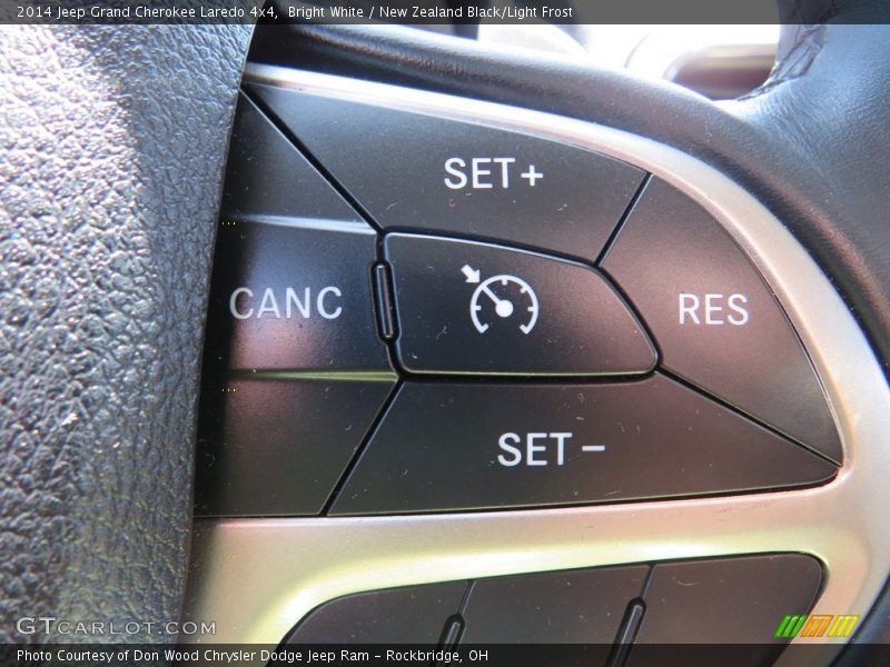 Bright White / New Zealand Black/Light Frost 2014 Jeep Grand Cherokee Laredo 4x4