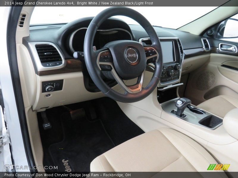 Bright White / New Zealand Black/Light Frost 2014 Jeep Grand Cherokee Laredo 4x4