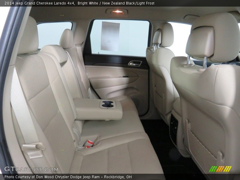 Bright White / New Zealand Black/Light Frost 2014 Jeep Grand Cherokee Laredo 4x4