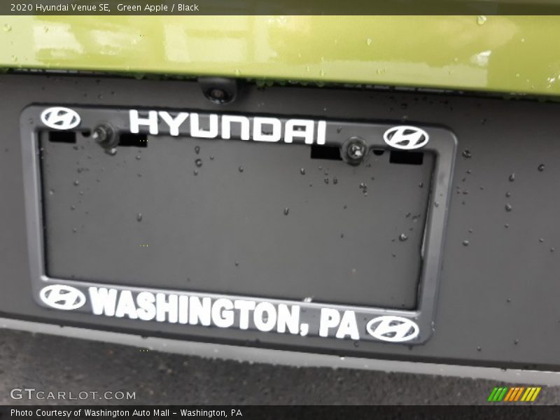 Green Apple / Black 2020 Hyundai Venue SE