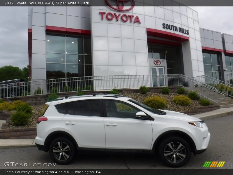 Super White / Black 2017 Toyota RAV4 XLE AWD