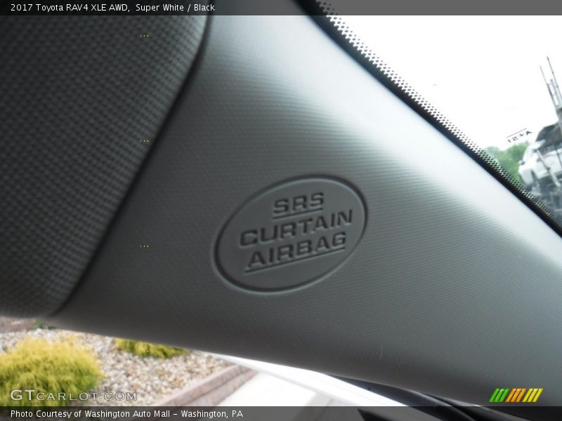 Super White / Black 2017 Toyota RAV4 XLE AWD