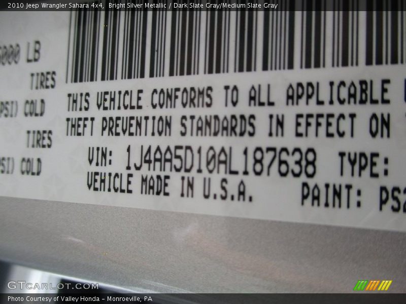 Bright Silver Metallic / Dark Slate Gray/Medium Slate Gray 2010 Jeep Wrangler Sahara 4x4