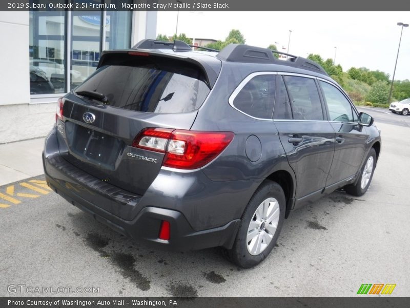 Magnetite Gray Metallic / Slate Black 2019 Subaru Outback 2.5i Premium