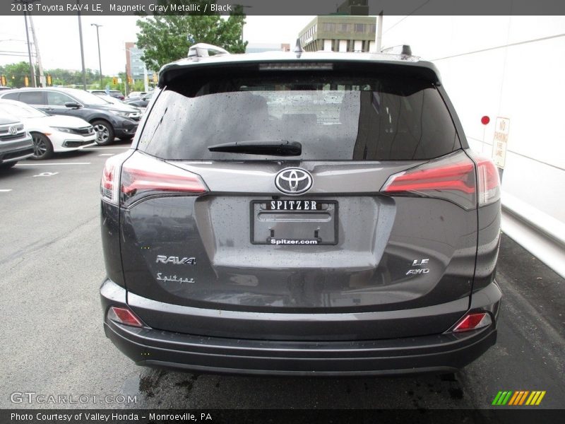 Magnetic Gray Metallic / Black 2018 Toyota RAV4 LE