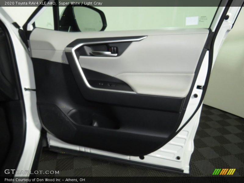 Super White / Light Gray 2020 Toyota RAV4 XLE AWD