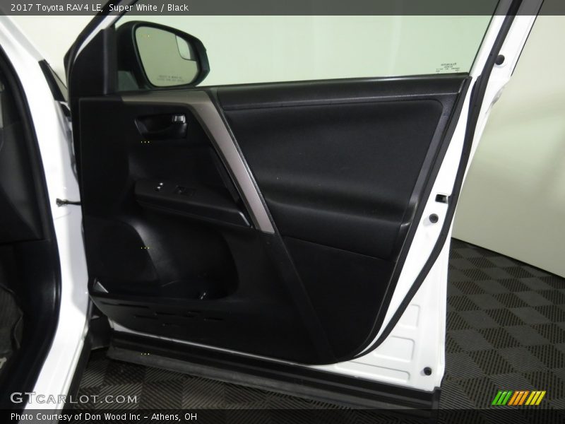 Super White / Black 2017 Toyota RAV4 LE