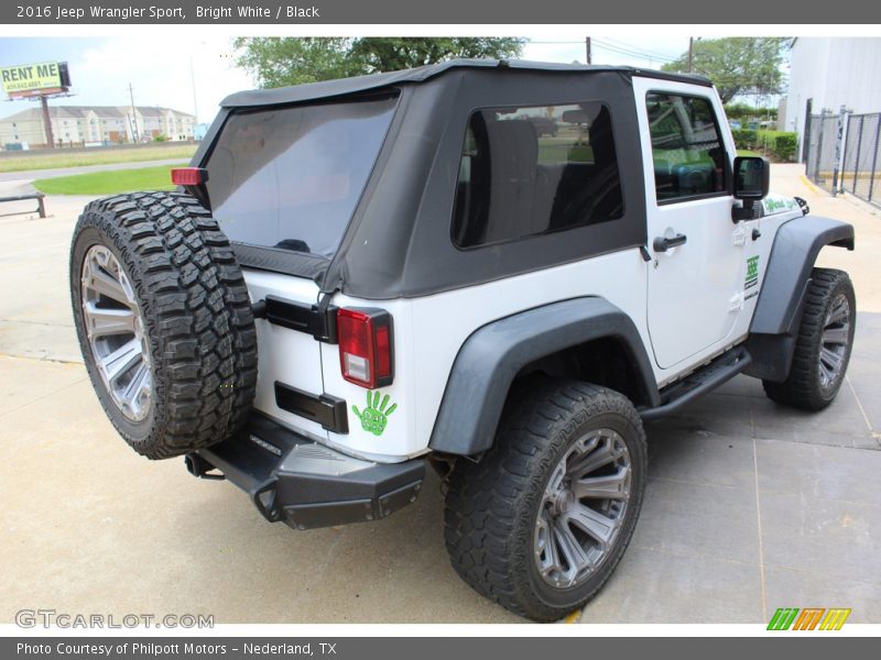 Bright White / Black 2016 Jeep Wrangler Sport