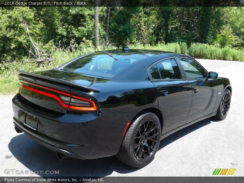 Pitch Black / Black 2016 Dodge Charger R/T