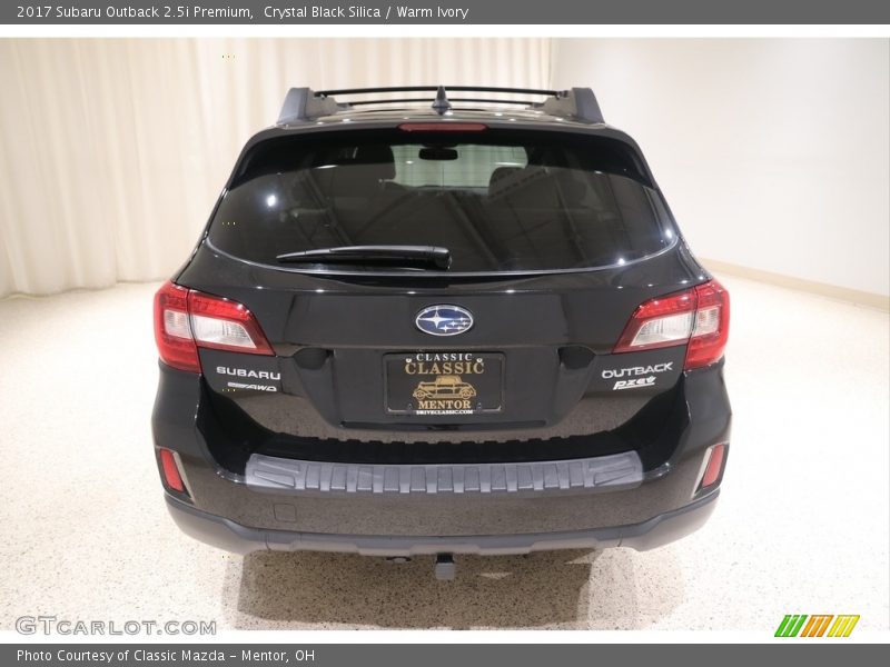 Crystal Black Silica / Warm Ivory 2017 Subaru Outback 2.5i Premium