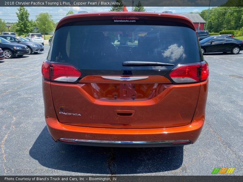 Copper Pearl / Black/Alloy 2018 Chrysler Pacifica Touring L Plus