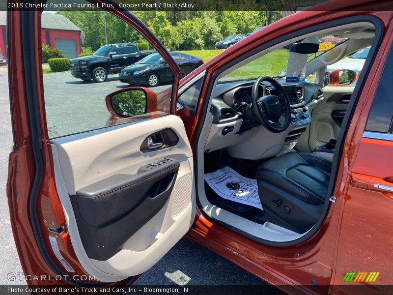 Copper Pearl / Black/Alloy 2018 Chrysler Pacifica Touring L Plus
