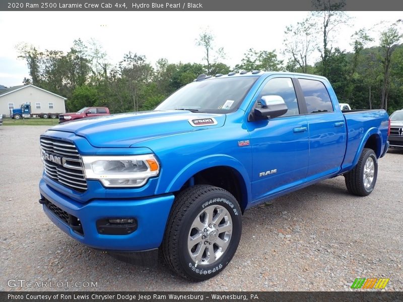 Front 3/4 View of 2020 2500 Laramie Crew Cab 4x4