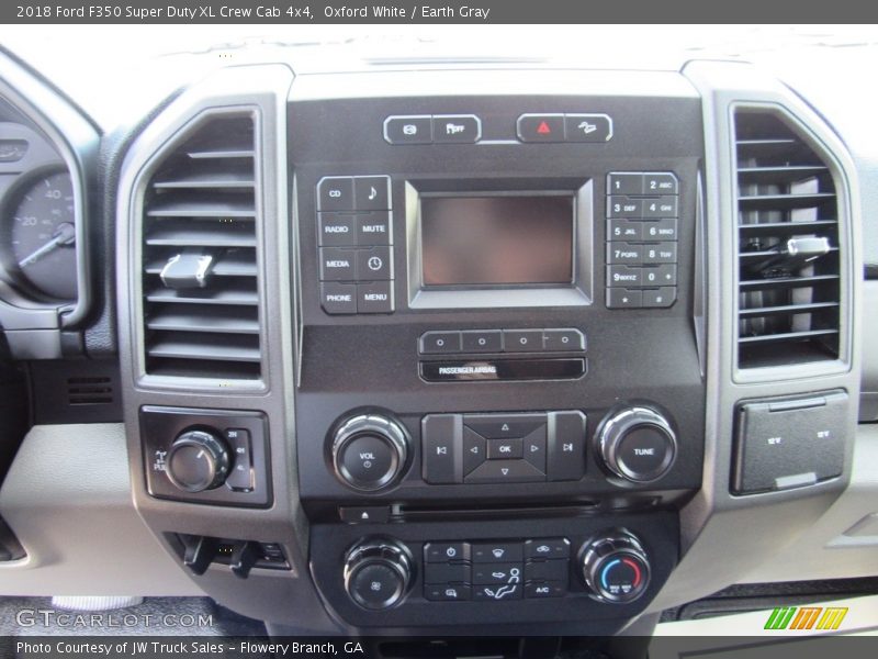 Oxford White / Earth Gray 2018 Ford F350 Super Duty XL Crew Cab 4x4