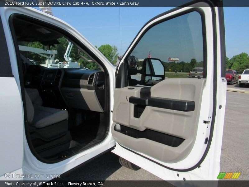 Oxford White / Earth Gray 2018 Ford F350 Super Duty XL Crew Cab 4x4