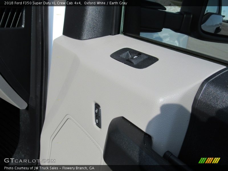 Oxford White / Earth Gray 2018 Ford F350 Super Duty XL Crew Cab 4x4