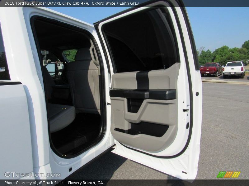 Oxford White / Earth Gray 2018 Ford F350 Super Duty XL Crew Cab 4x4