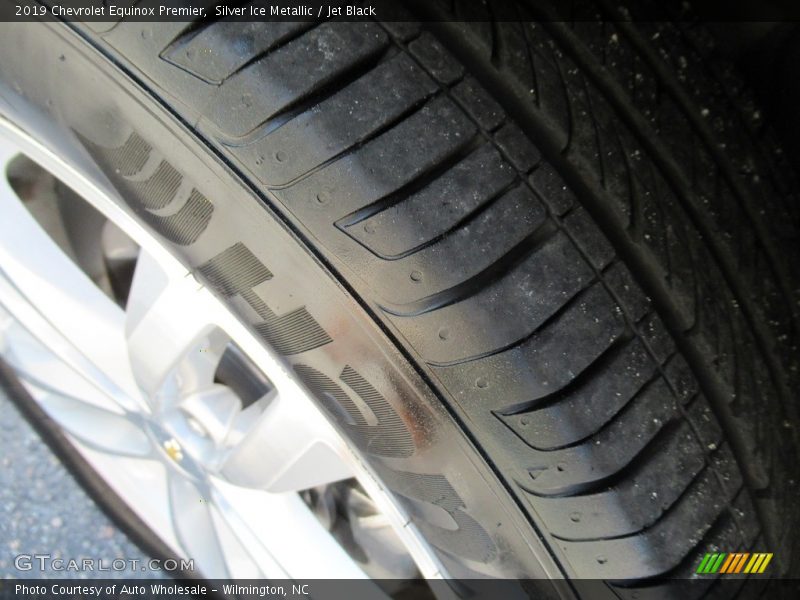 Silver Ice Metallic / Jet Black 2019 Chevrolet Equinox Premier