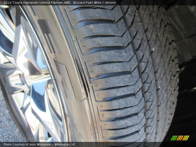 Blizzard Pearl White / Almond 2019 Toyota Highlander Limited Platinum AWD