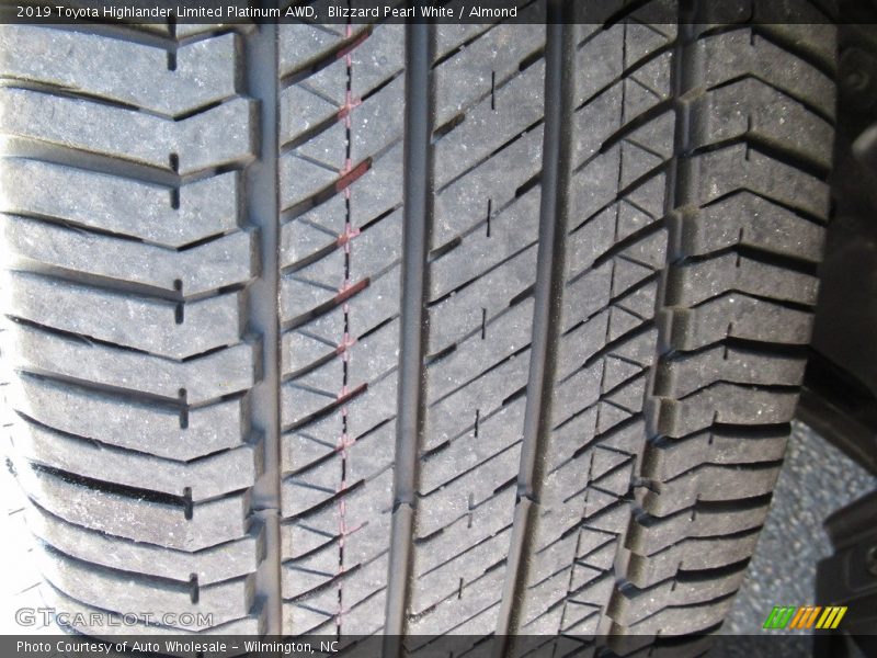 Blizzard Pearl White / Almond 2019 Toyota Highlander Limited Platinum AWD