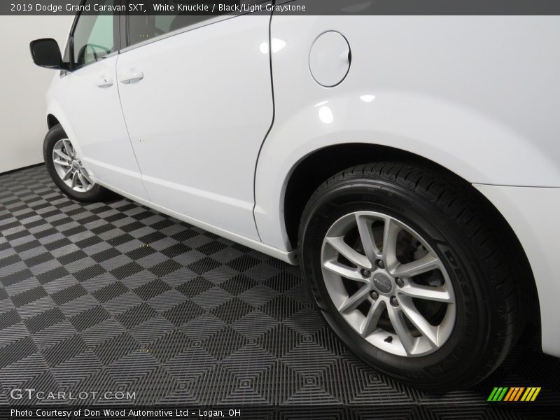 White Knuckle / Black/Light Graystone 2019 Dodge Grand Caravan SXT
