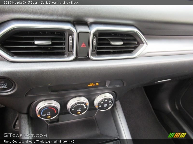 Sonic Silver Metallic / Black 2019 Mazda CX-5 Sport