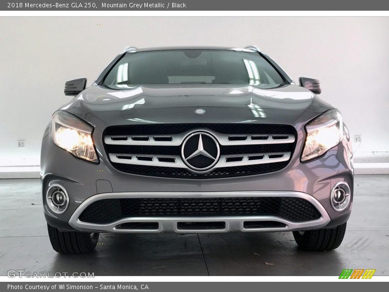 Mountain Grey Metallic / Black 2018 Mercedes-Benz GLA 250