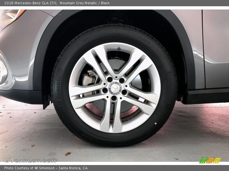 Mountain Grey Metallic / Black 2018 Mercedes-Benz GLA 250